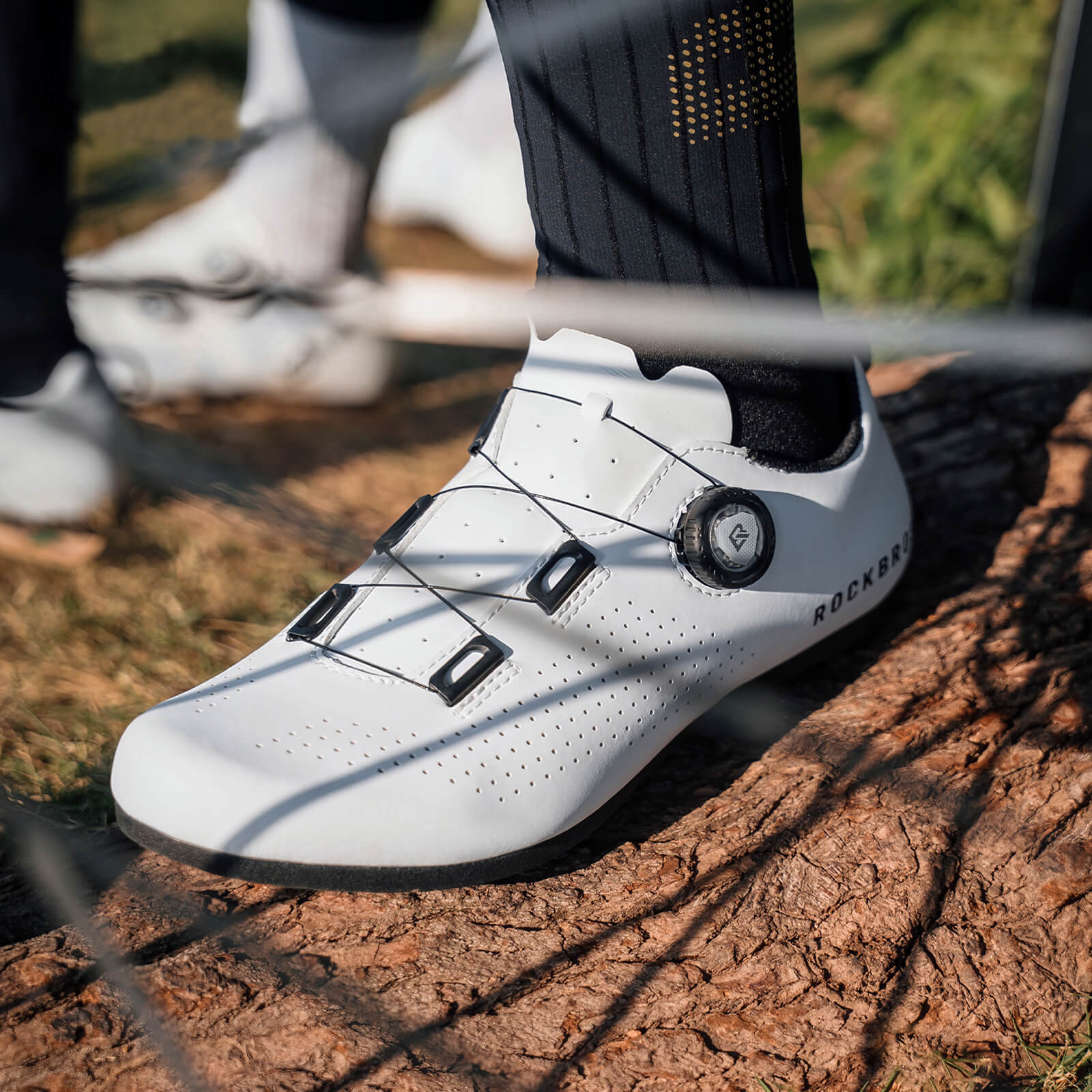 Flat Pedal Cycling Shoes for Beginners with Non-Cleat Design - Image 10