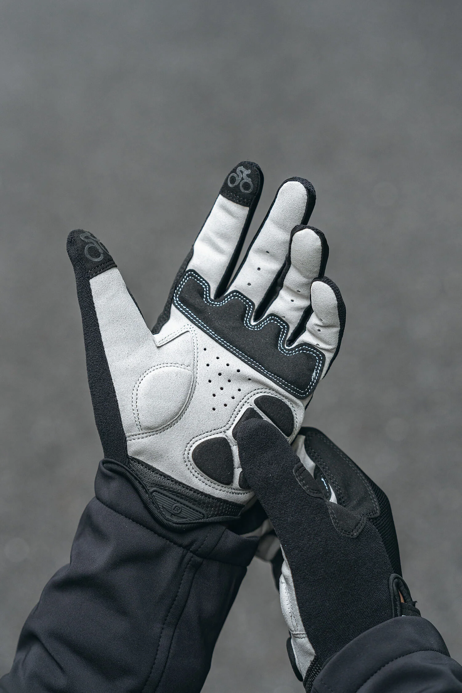Full-Finger Touchscreen Cycling Gloves Unisex - Image 3