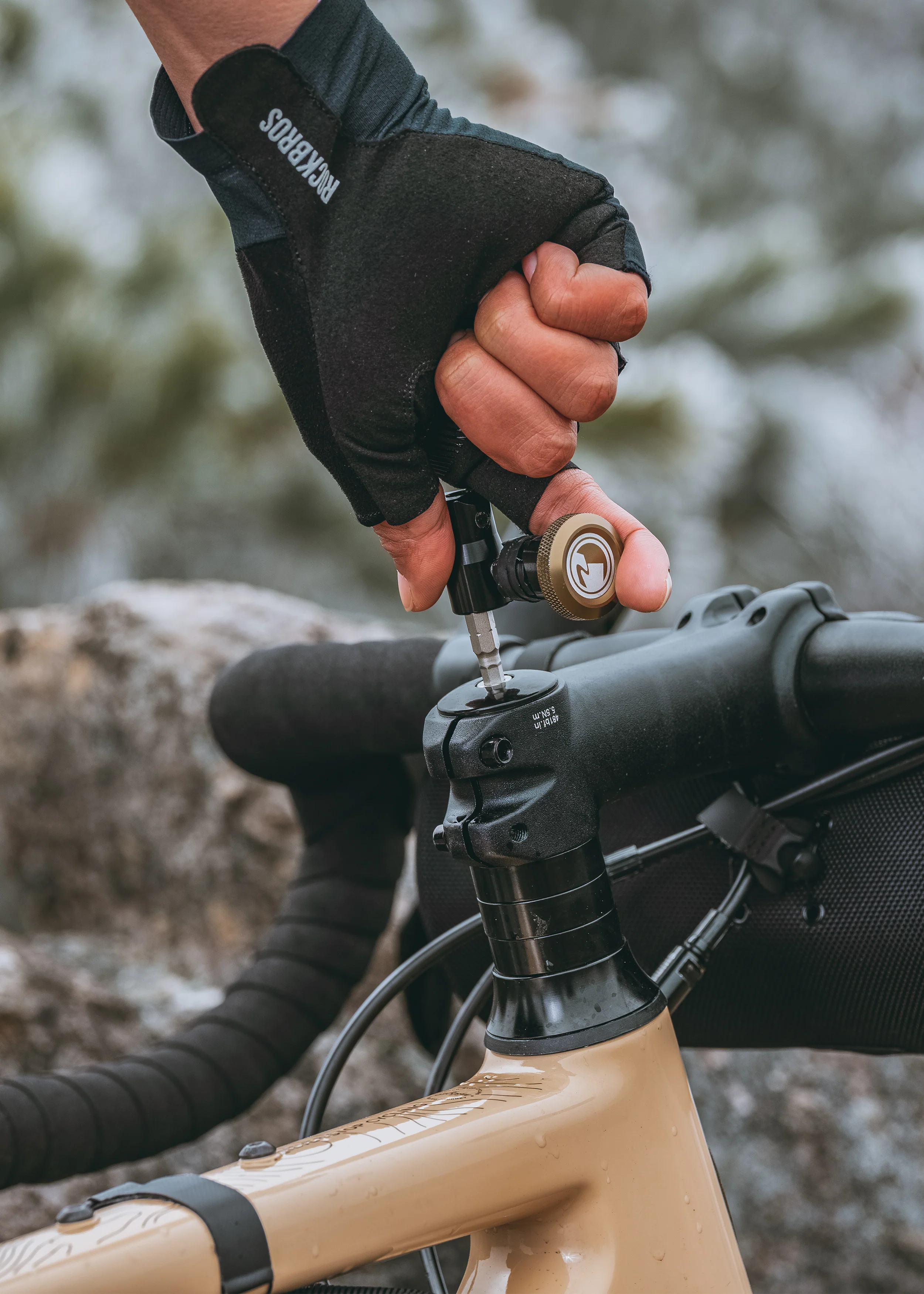 【ROAD TO SKY&VIVK】by ROCKBROS and VIVK Compact Multi-Use Bike Tool Set - Fits in Handlebars - Image 12