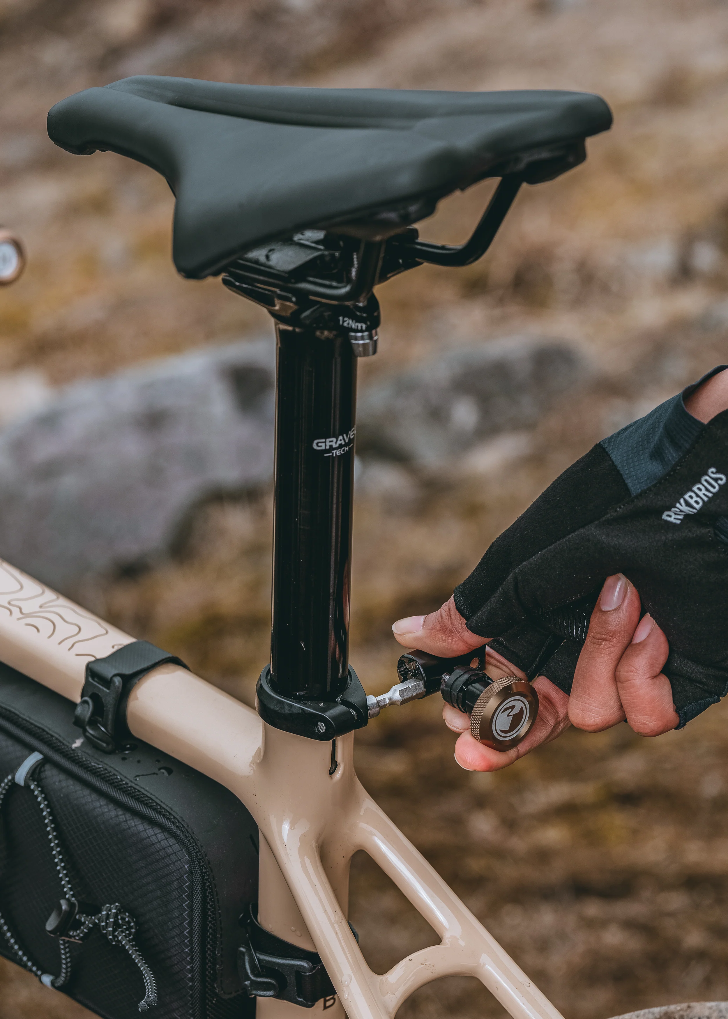 【ROAD TO SKY&VIVK】by ROCKBROS and VIVK Compact Multi-Use Bike Tool Set - Fits in Handlebars - Image 14