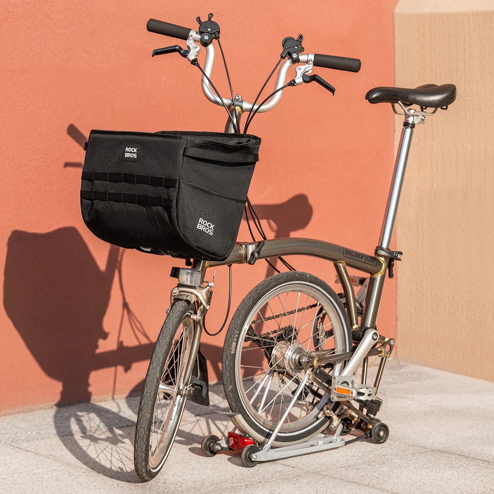 UrbanRide Bike Handlebar Bag for Folding Bikes City Commutes W016 - Image 10